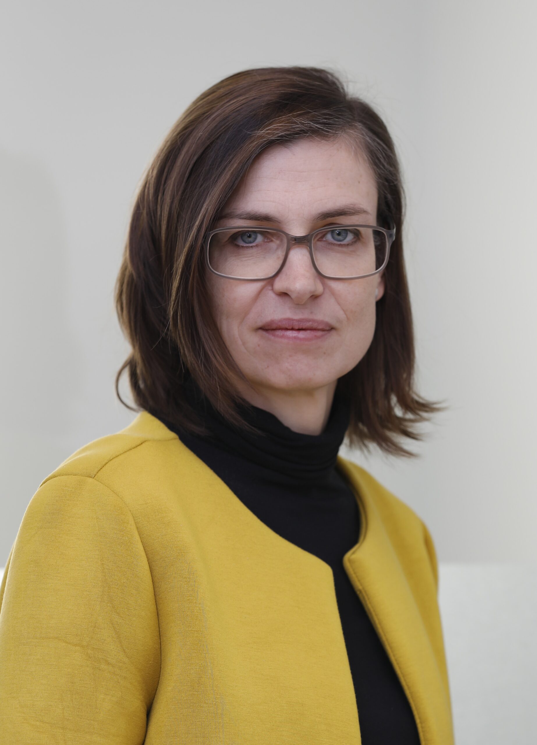 Ms. Beate Dippmar